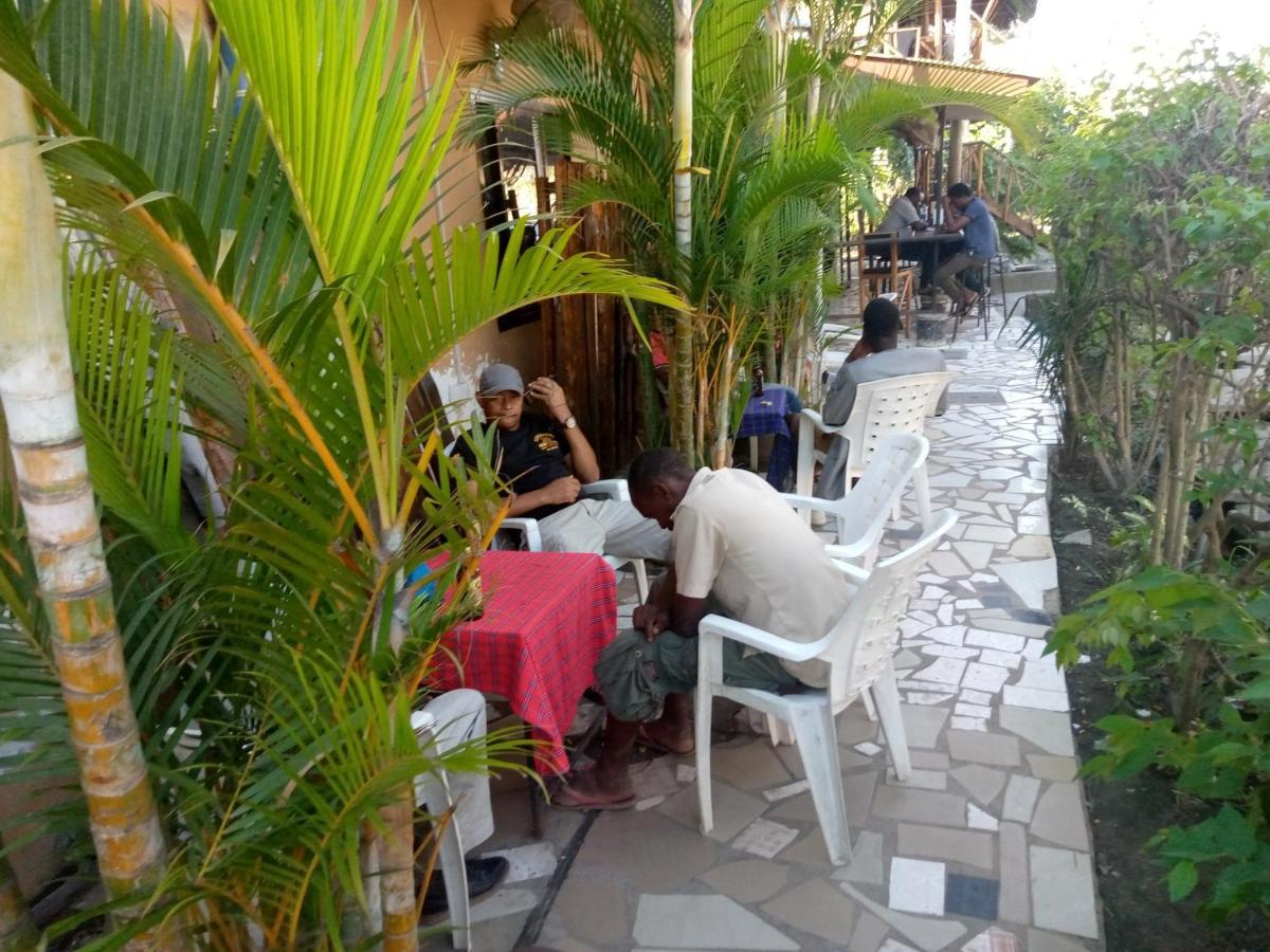 Kicec Bar And Guest House Airport Dar es Salaam Bagian luar foto