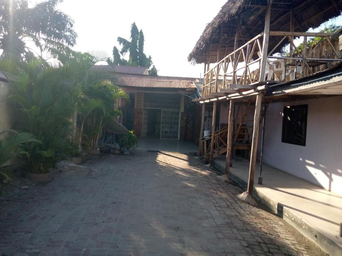 Kicec Bar And Guest House Airport Dar es Salaam Bagian luar foto