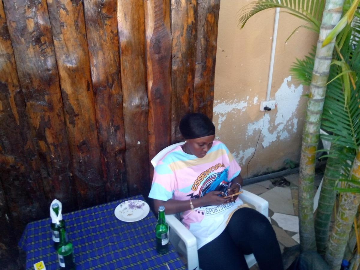 Kicec Bar And Guest House Airport Dar es Salaam Bagian luar foto