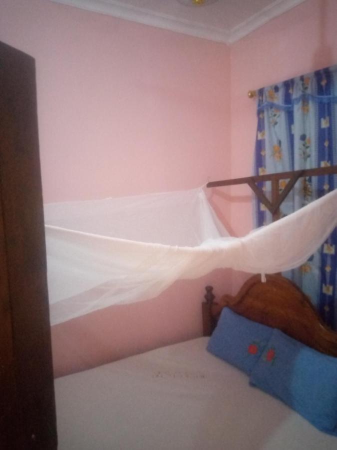 Kicec Bar And Guest House Airport Dar es Salaam Bagian luar foto